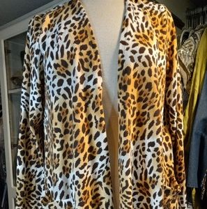 Long Cardigan with 2 side-front.